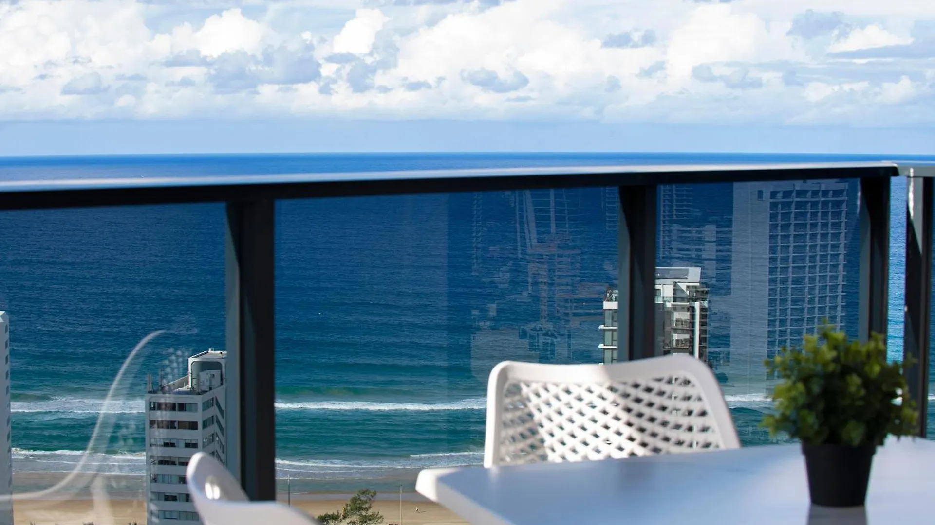 Ruby Apartments - Self Contained, Privately Managed Apartments Gold Coast