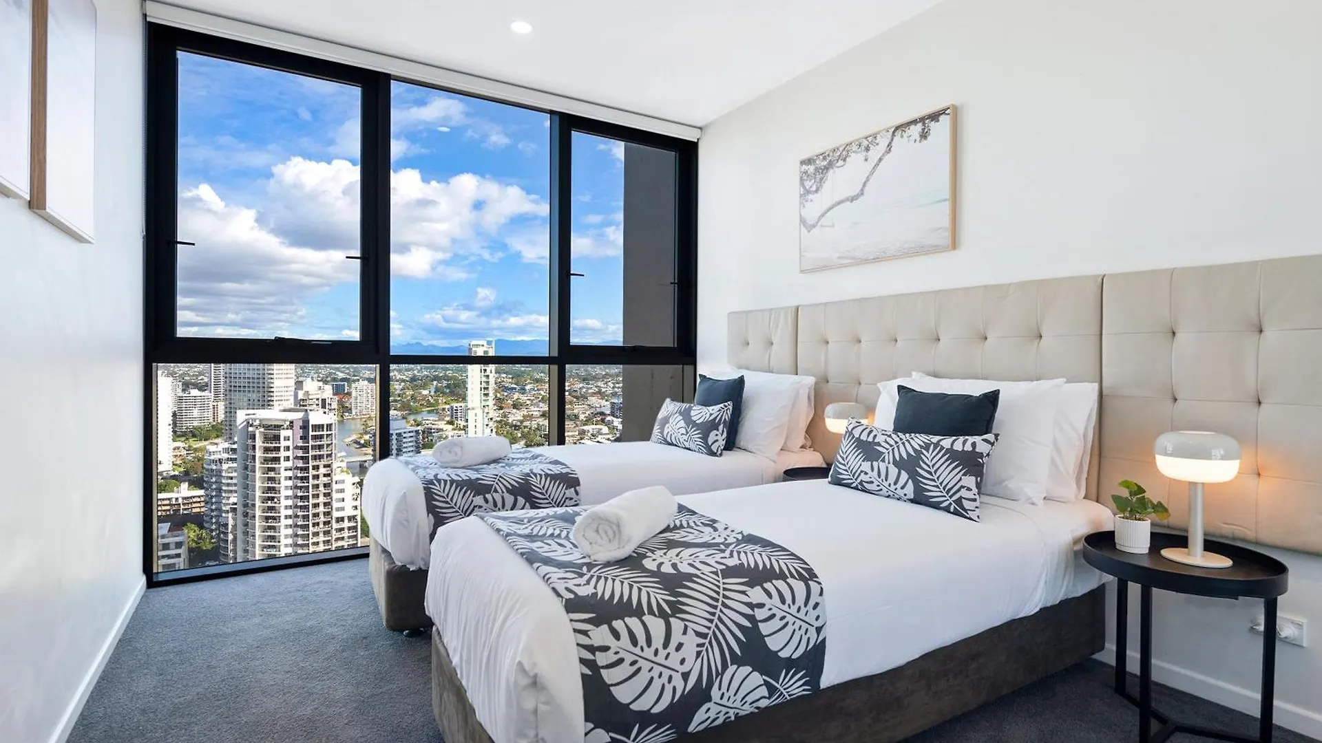 Ruby Apartments - Self Contained, Privately Managed Apartments Gold Coast Australia